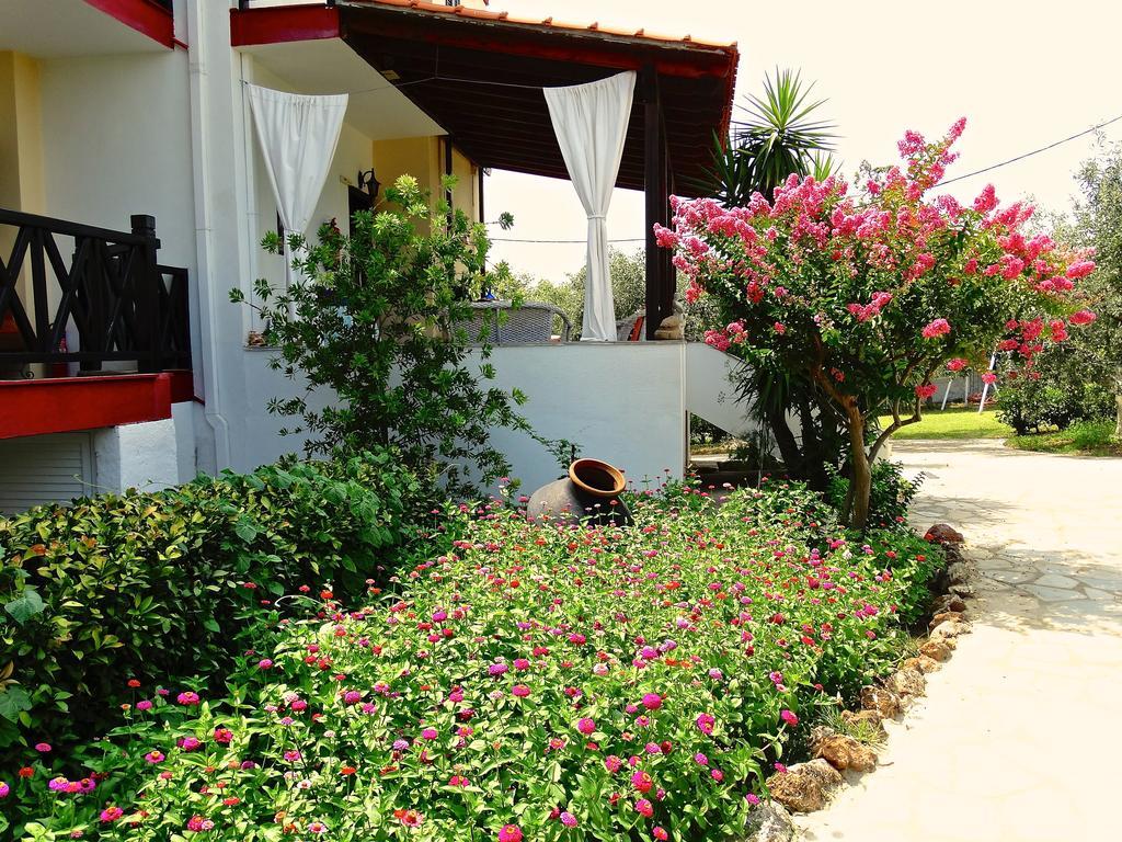 Apartments Karpetis A Green Paradise ซากูเดีย ภายนอก รูปภาพ